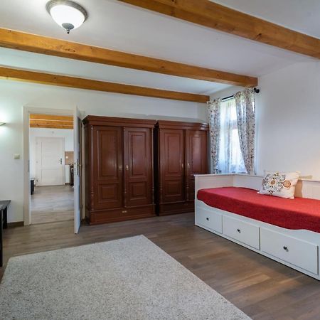 Farmaobeckov Sk Apartment ภายนอก รูปภาพ