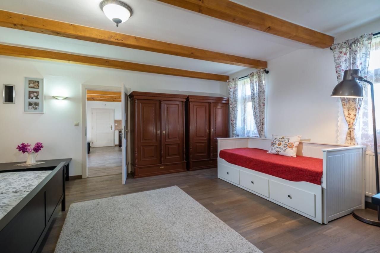 Farmaobeckov Sk Apartment ภายนอก รูปภาพ